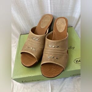 Klogs Kravings Tan Slip-On Mules size 10M